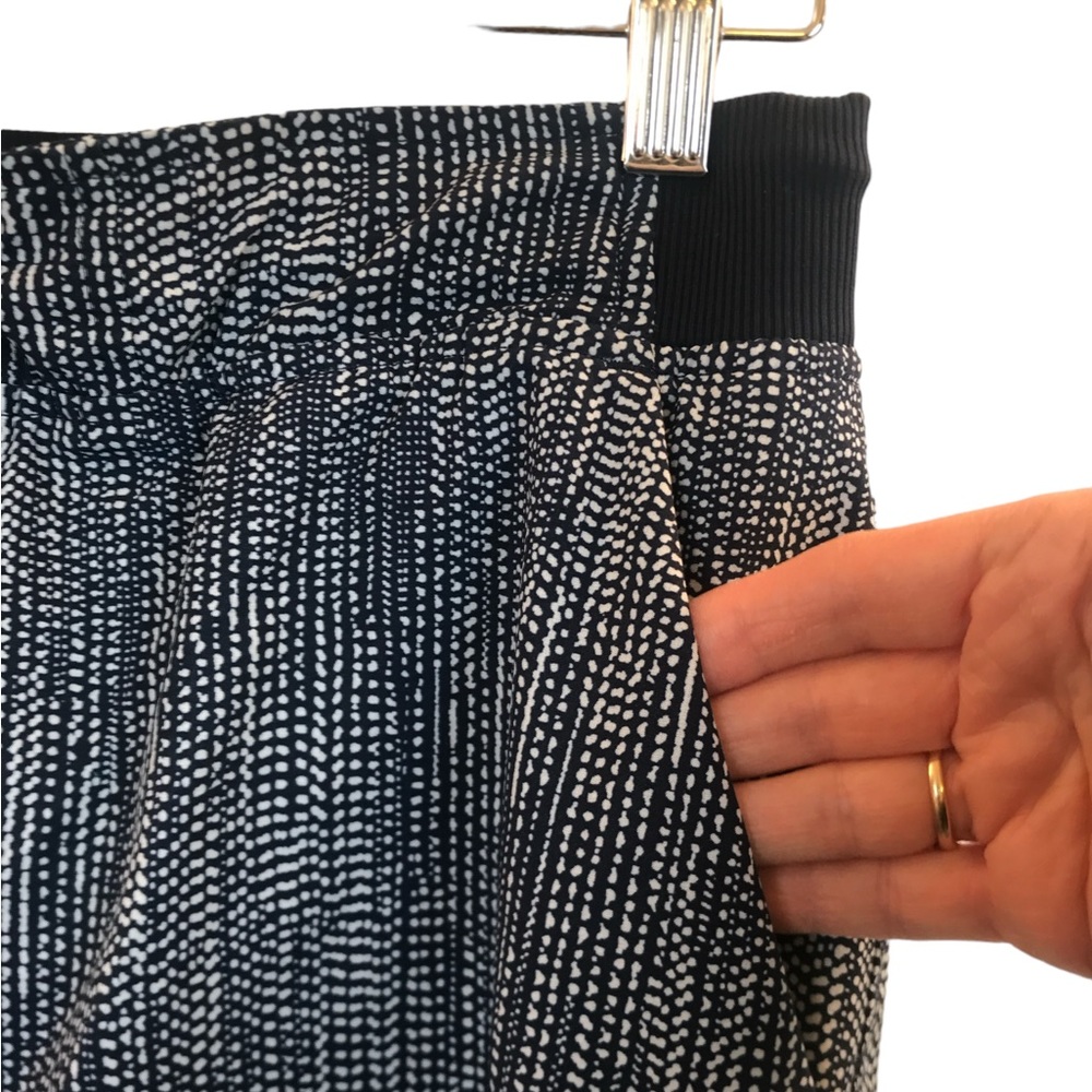 Athleta Skort Navy & White - Picture 5 of 13